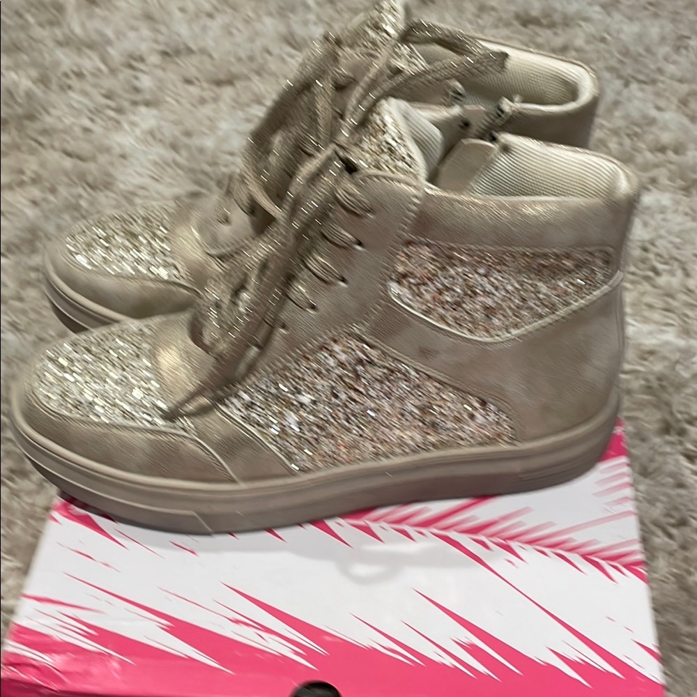 Hey Girl Gold Metallic Women's Sneakers - Picture 3 of 8